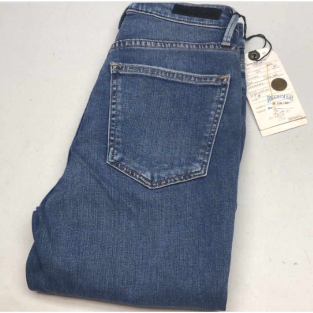 LIKE NEW SILVER ISBISTER STRAIGHT LEG JEANS 24x27 ⭐️